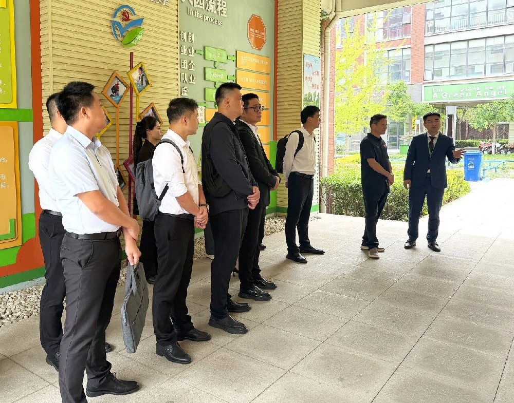 海南省五指山市市长陈国梁一行来访绿天使参观交流